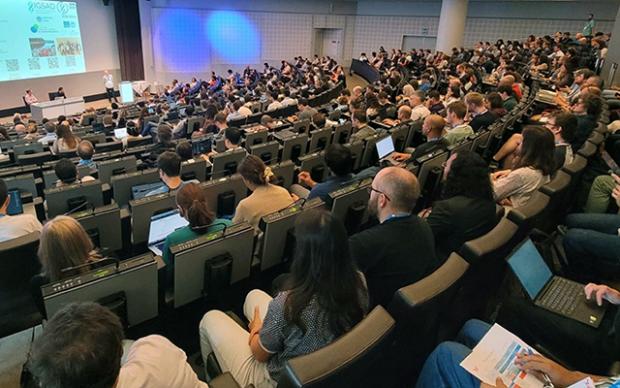 Conference's room filled with people