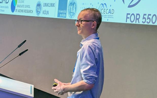David Meyer presenting at the [BC]2 Basel Computational Biology Conference