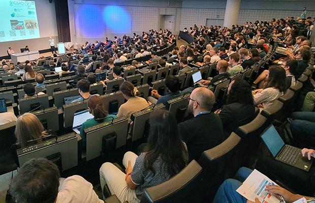 Conference's room filled with people