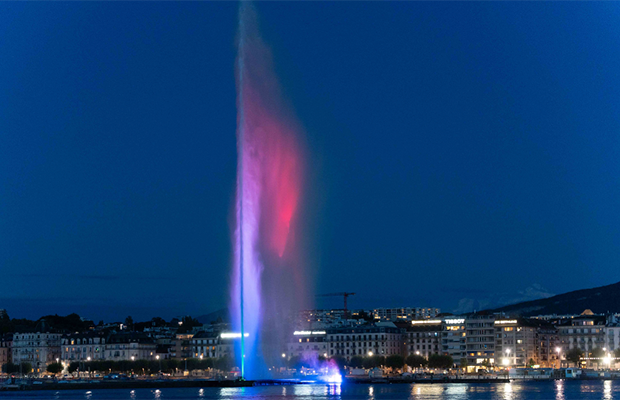 Geneva Water Jet painted in blue and pink